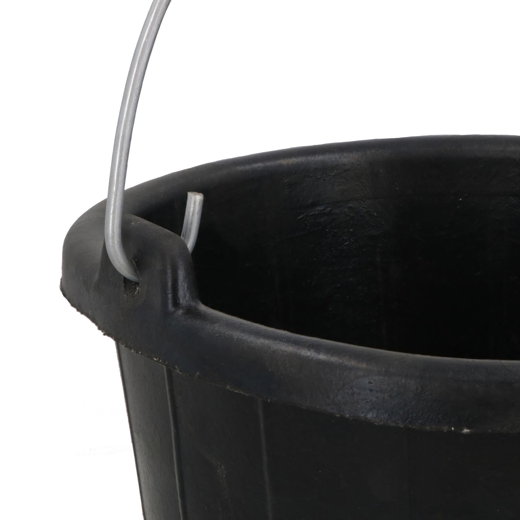 Tough Rubber Bucket Flexible Traditional Thick Rubber 7.5L with Rope Eye Boat